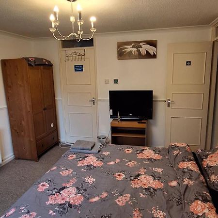 Spacious And Serene Stay Near Milton Keynes Centre Willen Pokoj fotografie