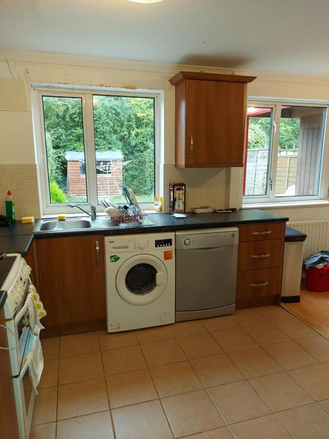 Spacious And Serene Stay Near Milton Keynes Centre Willen Exteriér fotografie