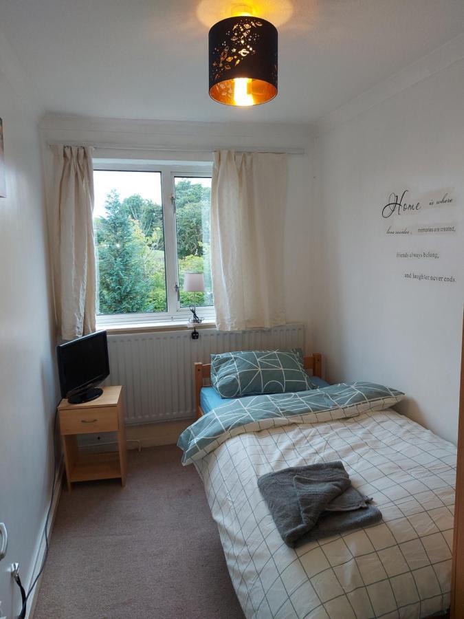 Spacious And Serene Stay Near Milton Keynes Centre Willen Exteriér fotografie