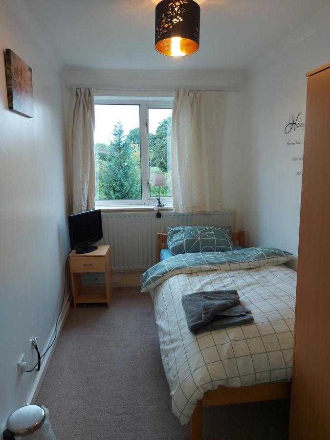 Spacious And Serene Stay Near Milton Keynes Centre Willen Exteriér fotografie