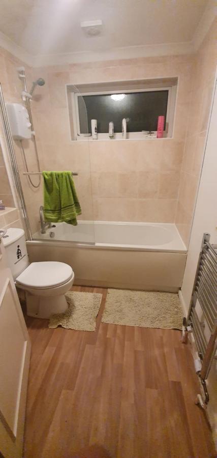 Spacious And Serene Stay Near Milton Keynes Centre Willen Exteriér fotografie