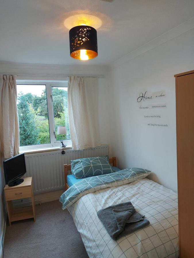 Spacious And Serene Stay Near Milton Keynes Centre Willen Exteriér fotografie