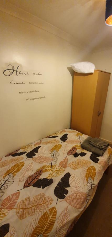 Spacious And Serene Stay Near Milton Keynes Centre Willen Exteriér fotografie