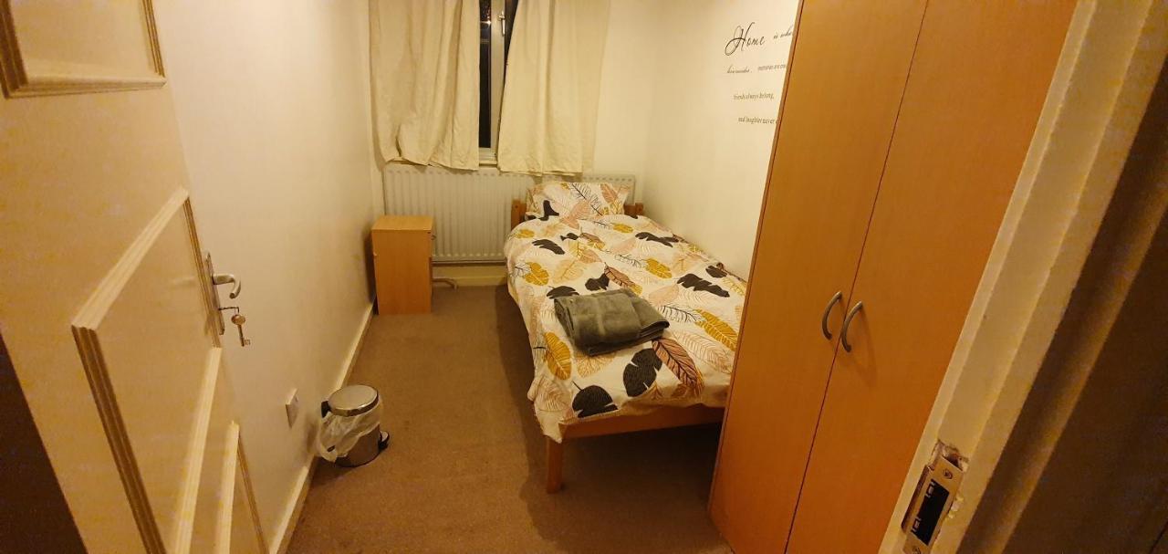 Spacious And Serene Stay Near Milton Keynes Centre Willen Exteriér fotografie