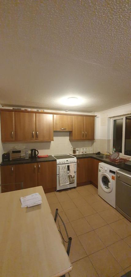 Spacious And Serene Stay Near Milton Keynes Centre Willen Exteriér fotografie