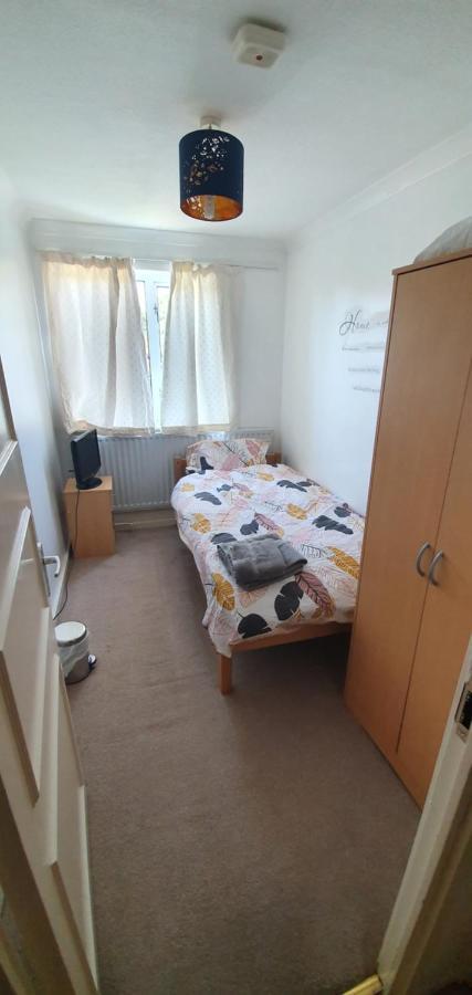 Spacious And Serene Stay Near Milton Keynes Centre Willen Exteriér fotografie