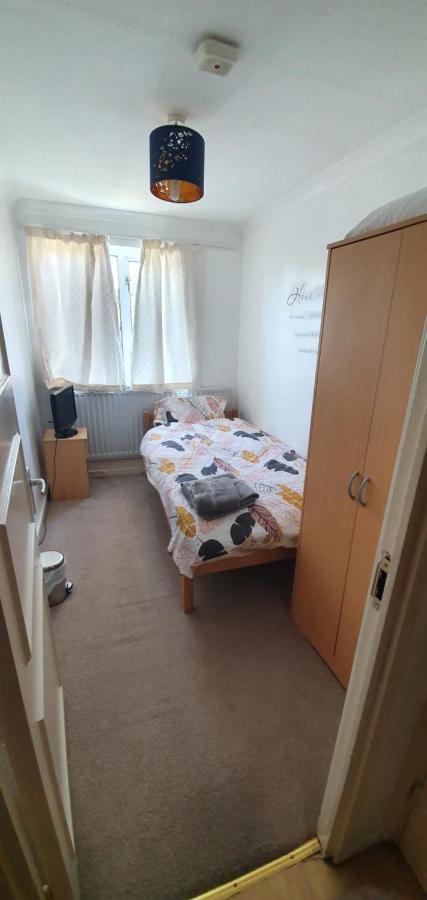Spacious And Serene Stay Near Milton Keynes Centre Willen Exteriér fotografie