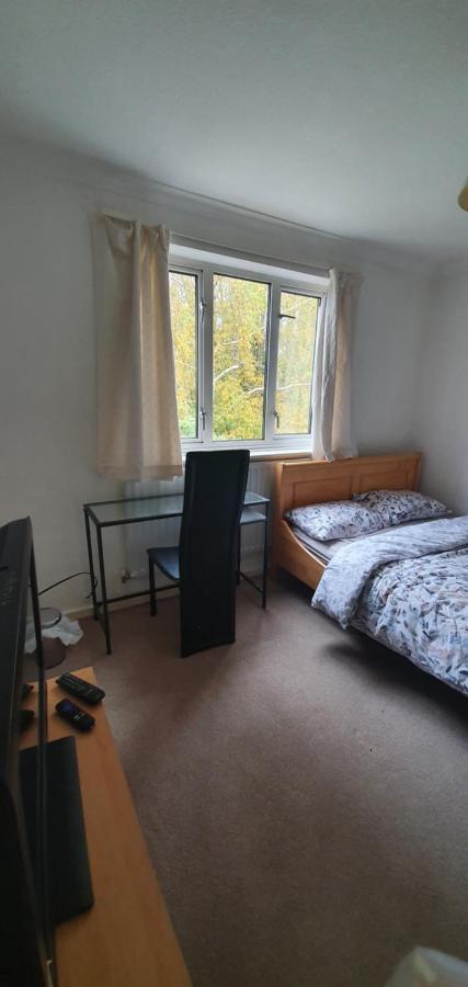 Spacious And Serene Stay Near Milton Keynes Centre Willen Exteriér fotografie