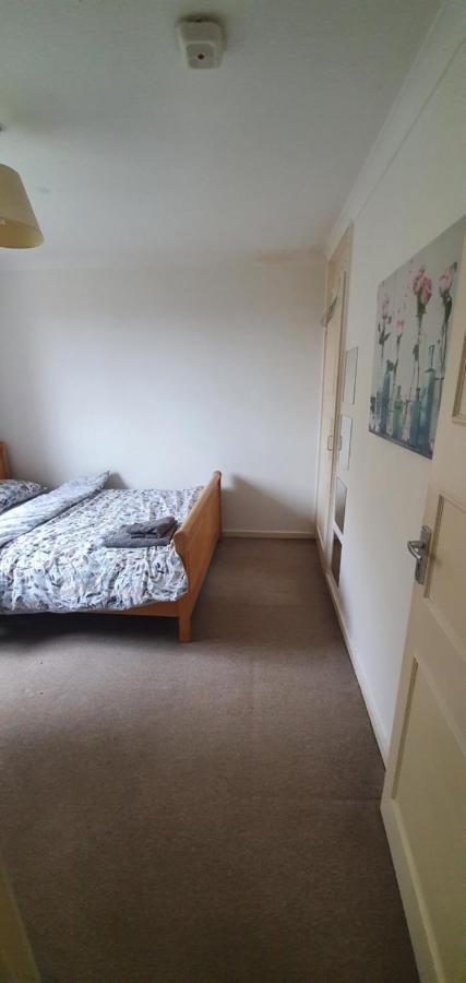 Spacious And Serene Stay Near Milton Keynes Centre Willen Exteriér fotografie
