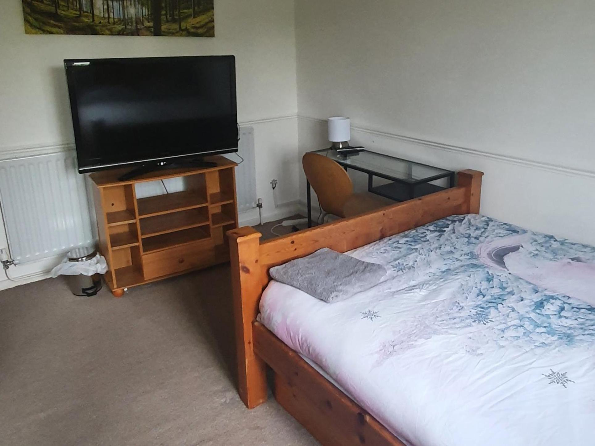 Spacious And Serene Stay Near Milton Keynes Centre Willen Pokoj fotografie